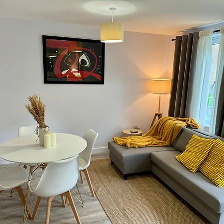 Appartamento Brand New Flat 5 With Free Parking And Fast Wifi York Esterno foto