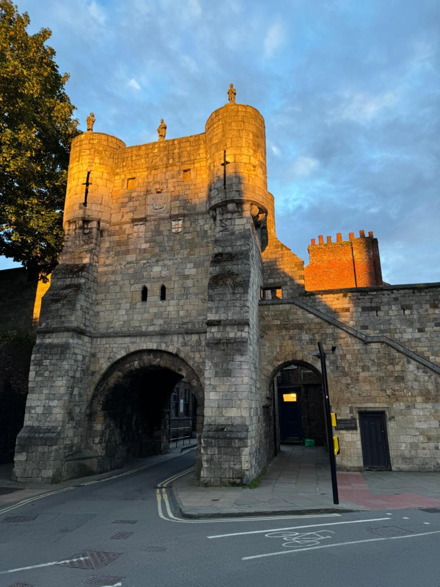 Appartamento Brand New Flat 5 With Free Parking And Fast Wifi York Esterno foto