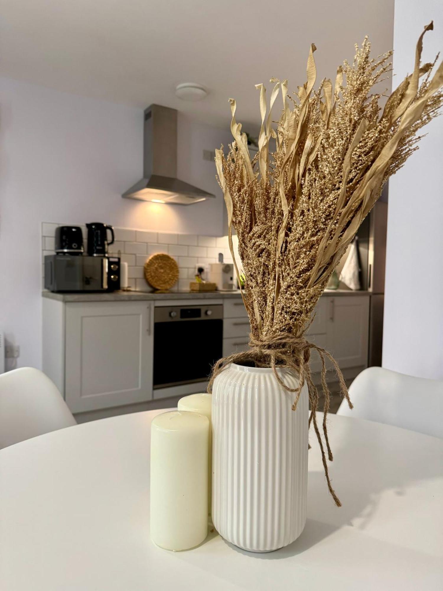 Appartamento Brand New Flat 5 With Free Parking And Fast Wifi York Esterno foto