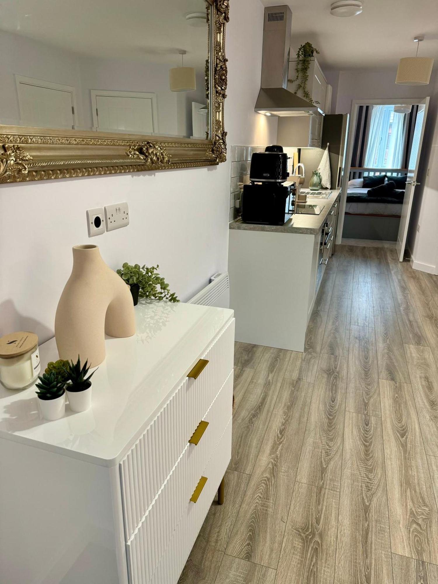 Appartamento Brand New Flat 5 With Free Parking And Fast Wifi York Esterno foto