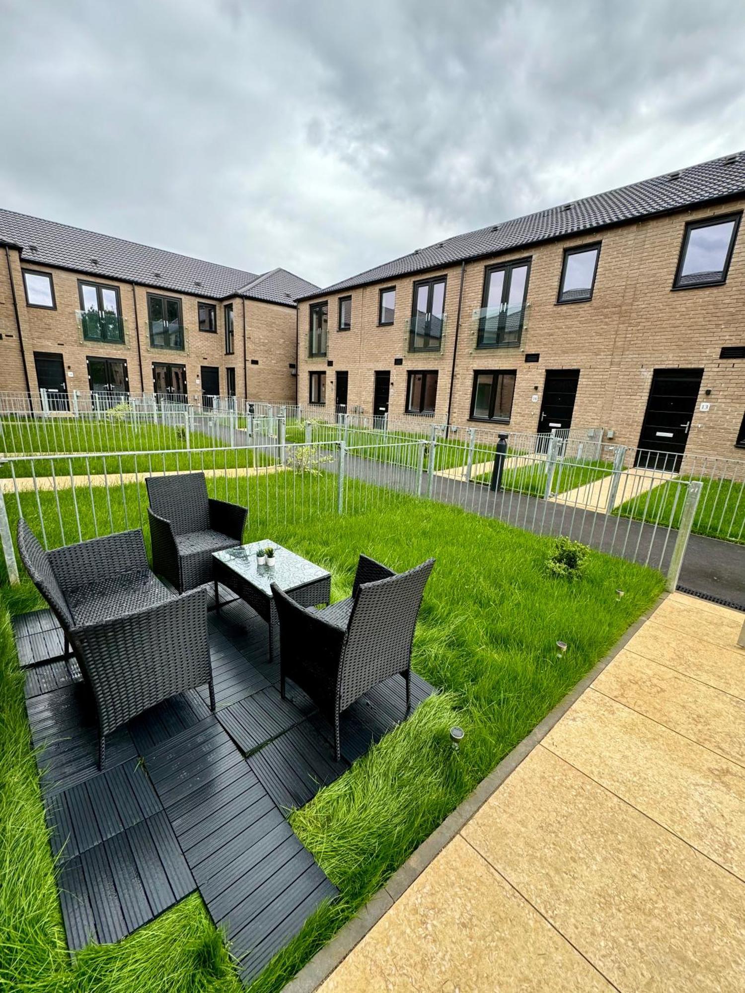 Appartamento Brand New Flat 5 With Free Parking And Fast Wifi York Esterno foto
